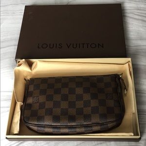Louis Vuitton Pochette Accesoires - Damier